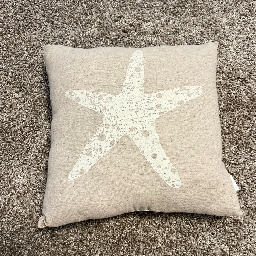 NWT Honey & Me Decorative Starfish Pillow